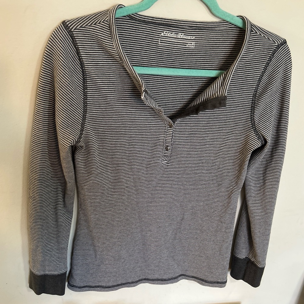 Eddie Bauer Ladies M Henly Gray White Striped Long Sleeve Top 1/4 Button Up - Picture 4 of 6